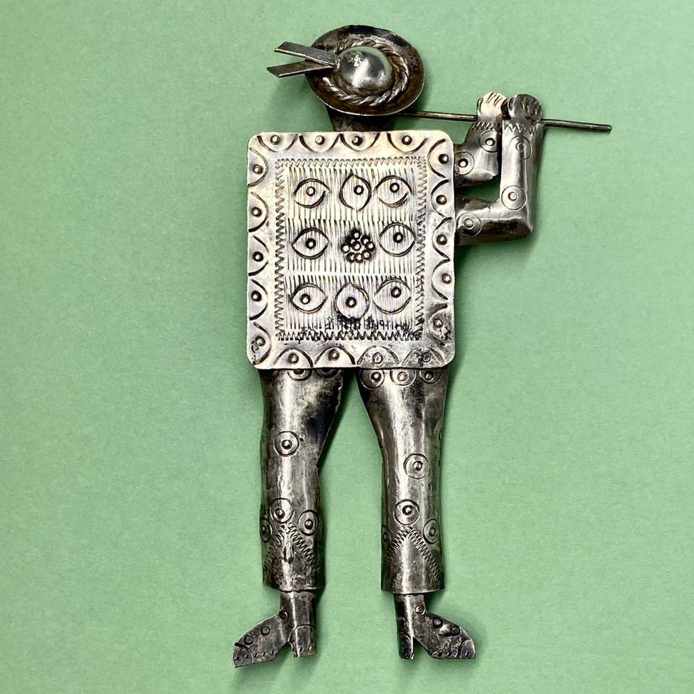Vintage Sterling Silver Peruvian Brooch Flute Player in Ethnic Dress Stamped 925 - Picture 16 of 16